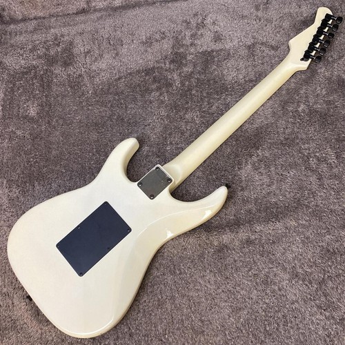 Used FERNANDES FR-55 White-ish Stratocaster 3.44kg - Picture 6 of 8