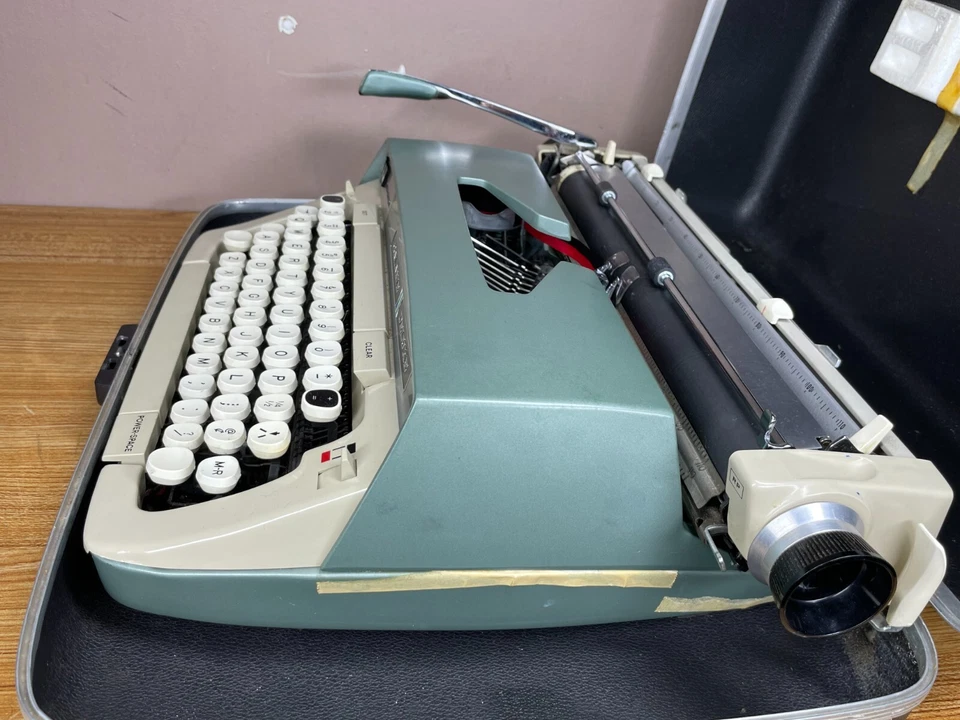 1969-72 Smith-Corona Galaxie Deluxe máquina de escrever verde mola com manutenção - Imagem 4 de 4