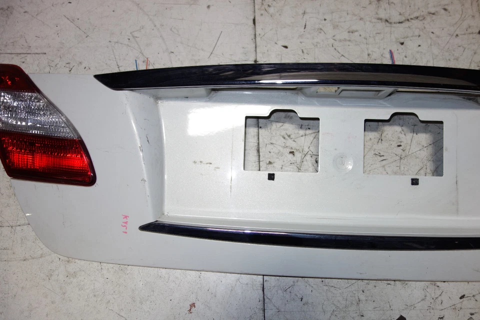 JDM NISSAN FUGA KY51 Infiniti M37 M56 Trunk Lid Trunk Lid Inner Trunk Lights - Image 4 of 4