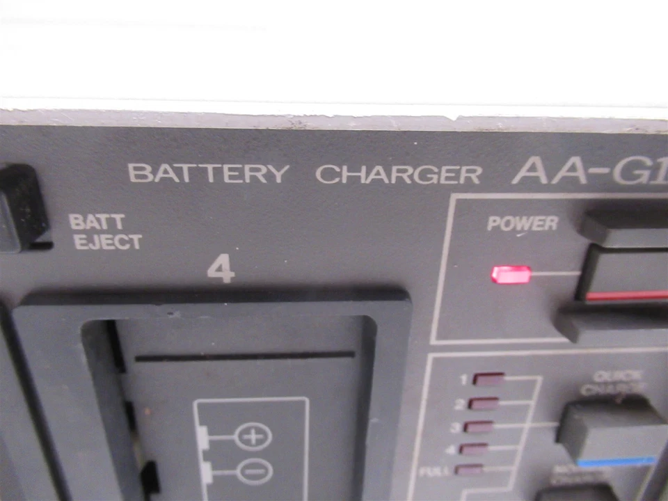 Cargador de batería JVC AA-G10U cargador de batería cuádruple para baterías JVC NB-G1U Foto 3 de 4