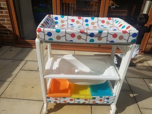 easi peasi changing unit