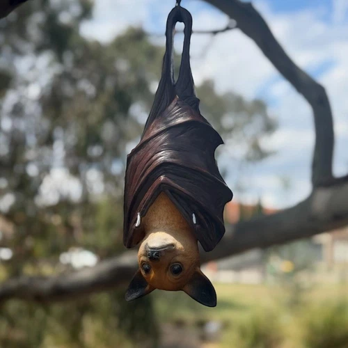 35CM Hanging Bat on Rope Realistic Bat Decor Indoor/Outdoor Spooky Atmosphere