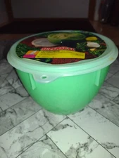 Lettuce Salad Keeper Bowl w/Lids. Eagle Super Seal Jadite Green. Nesting 3 Items