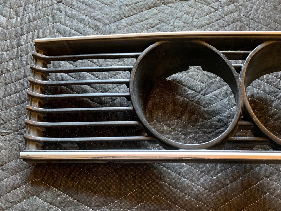 1983-89 BMW E24 левая решетка водителя 630csi 633csi M6 635csi - #51131838751 - Изображение 3 из 4