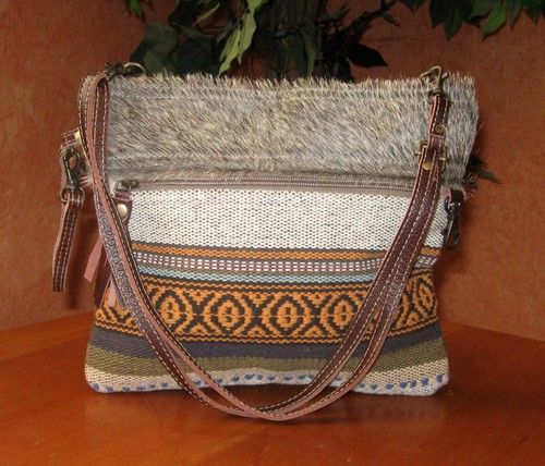 Myra Tasche Southwestern Schultertasche Kunstfellbesatz verstellbar abnehmbarer Riemen - Bild 11 von 12
