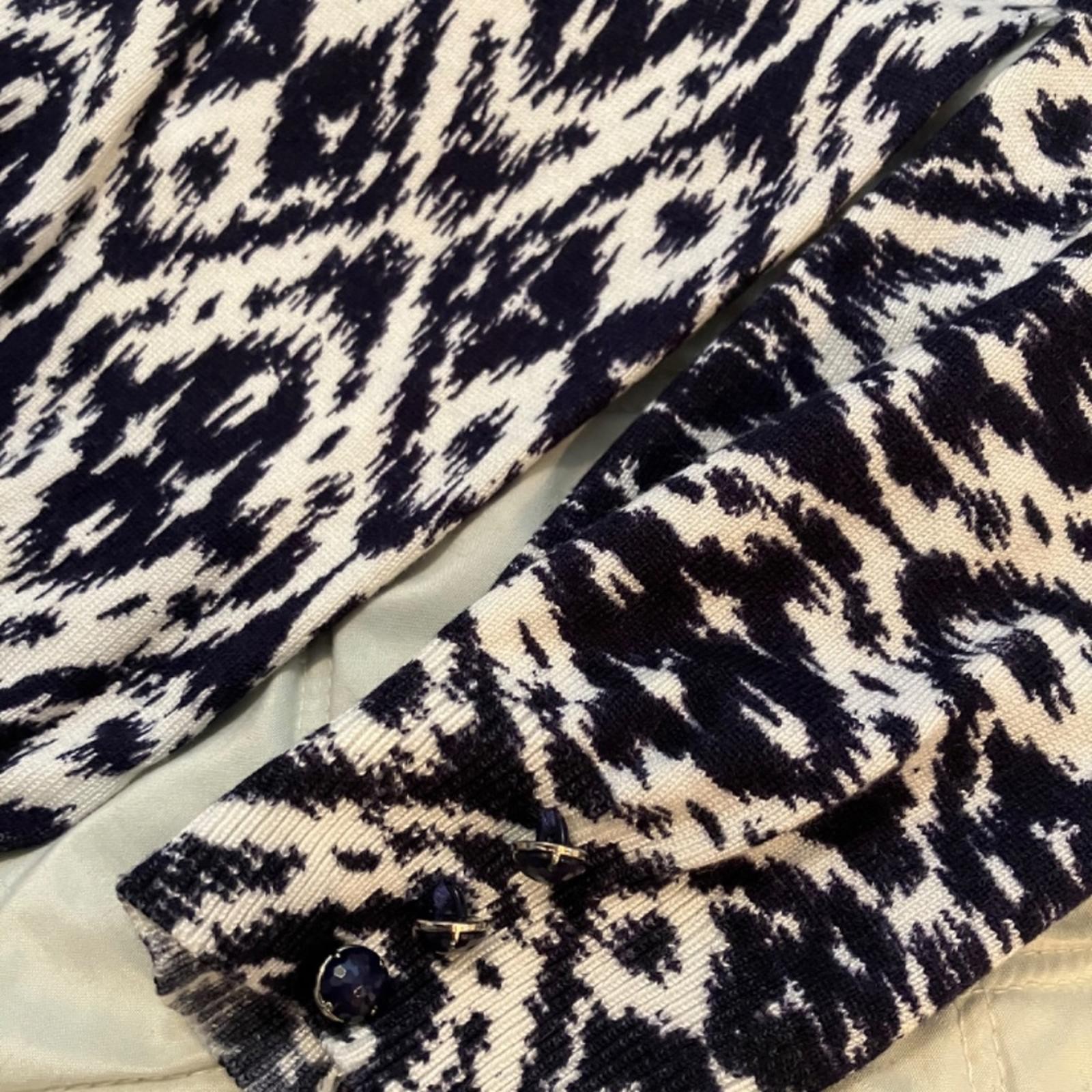 GRACE Button Down 3/4 Sleeve Patterned Fitted Swe… - image 3