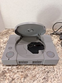 PlayStation 1 Console Gray 1998 + Controller Bundle WORKS & CLEAN