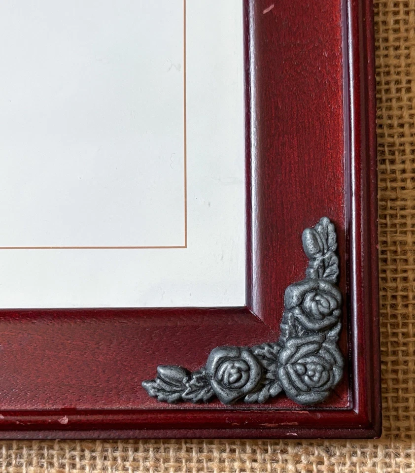 Marco de fotos floral rojo profundo tiene capacidad para 8 X 10 núcleo de casa de campo romance oscuro Foto 2 de 4