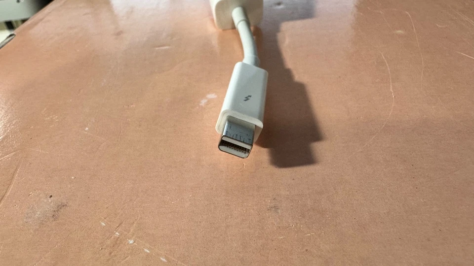 Apple A1463 Thunderbolt 2 to FireWire 800 Adapter - MD464LL/A EMC2591 - Image 3 of 4