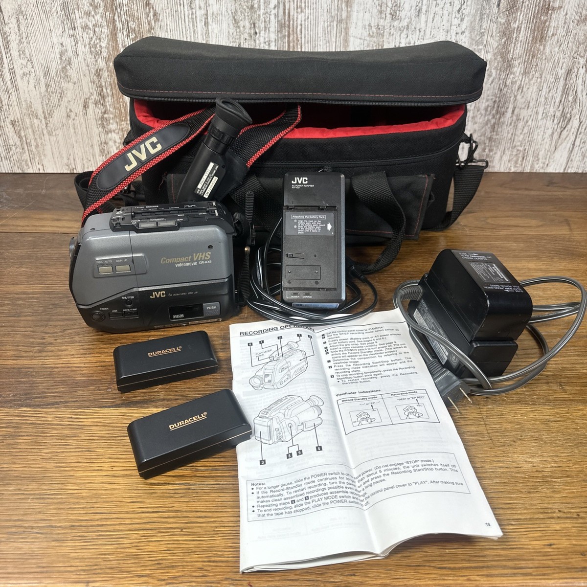 JVC (GR-AX5) Comp.VHS Camera Recorder Videomovie Complete Set w