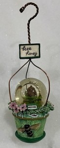 Portfolio by Pfaltzgraff Naturewood “Free Honey” Snow Globe w/Beehive Decoration