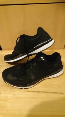 nike black trainers with white sole