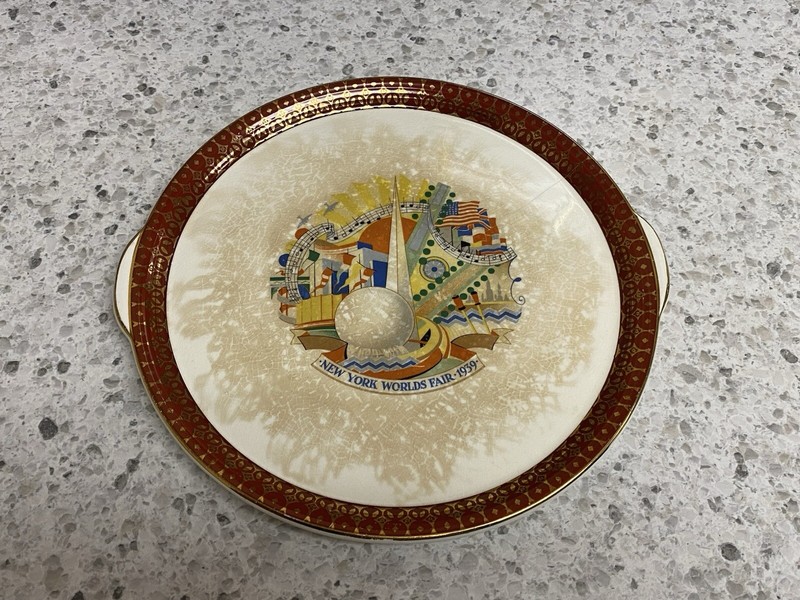 New York Worlds Fair souvenir plate 1939, iconic Images Made In USA 10 5/8” Diam