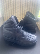 Nike Woodside 2 High ACG Boy's Solid Black Lace Up Boots 524872-001 Size 5Y Mint