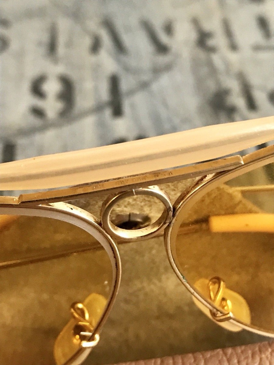 CIRCA 1970s VINTAGE B&L RAY-BAN ARISTA GP AMBERMATIC SHOOTER