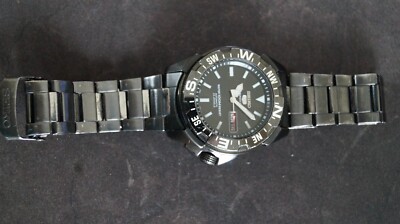 Seiko 5 Sports SNZE83 7S36-02P0 42mm Automatic watch day date at 3