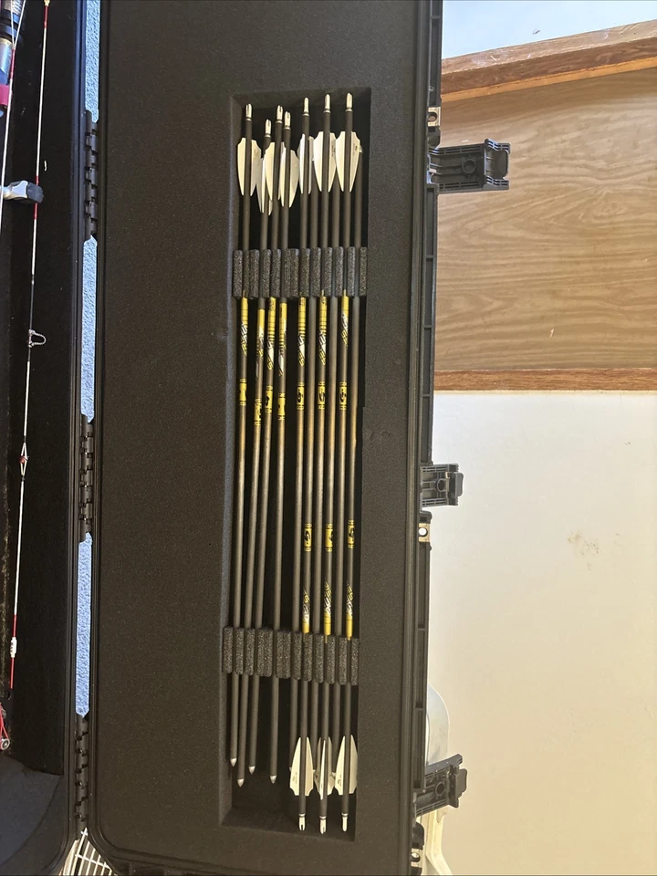 Bowtech Fanatic 3.0 Blackout Putter LH, 24-29in DL, 50-60lb DW - Image 3 of 4