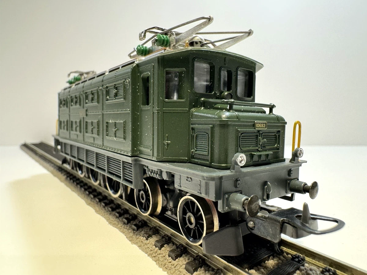 REE - LOCOMOTIVE BB 16015 Origine Flèche d'Or SNCF DCC Sound ép. III MB