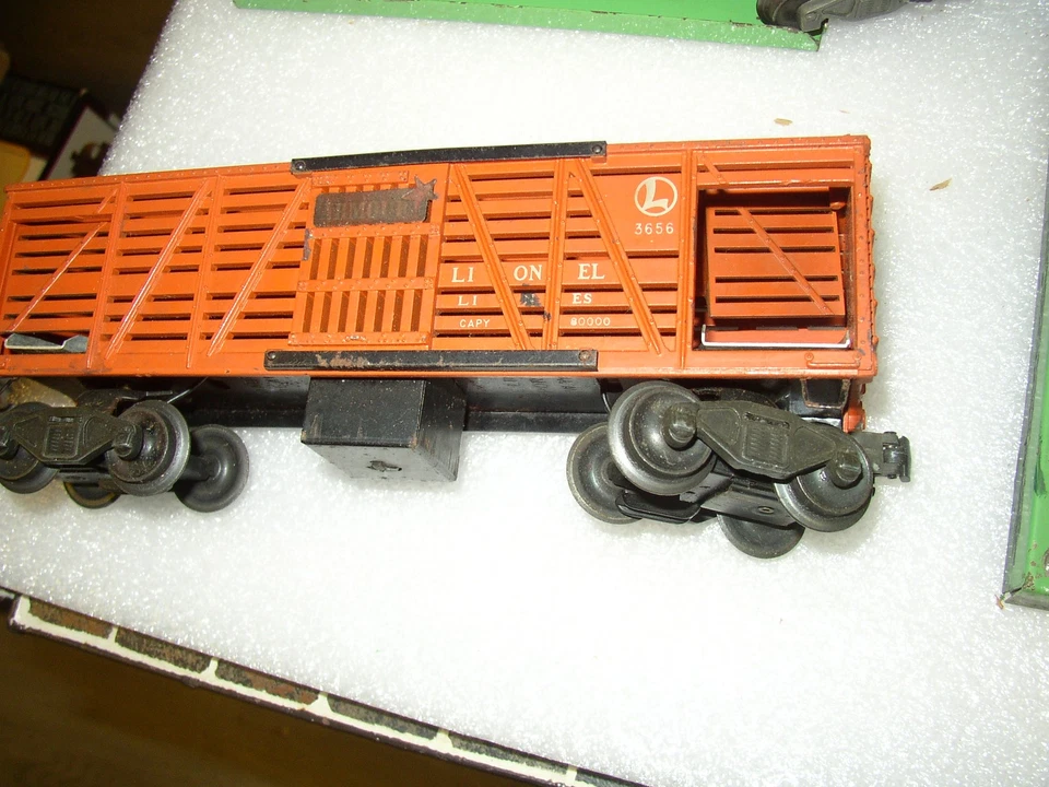 Lionel 394 Beacon 145 gatehouse 3646 Stockyard 3642 Automatic Milk 140 Signal - Image 4 of 4