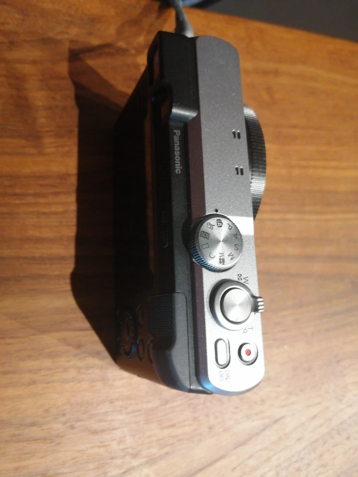 Panasonic LUMIX TZ81 Kompaktkamera - Schwarz, Foto 2 von 3