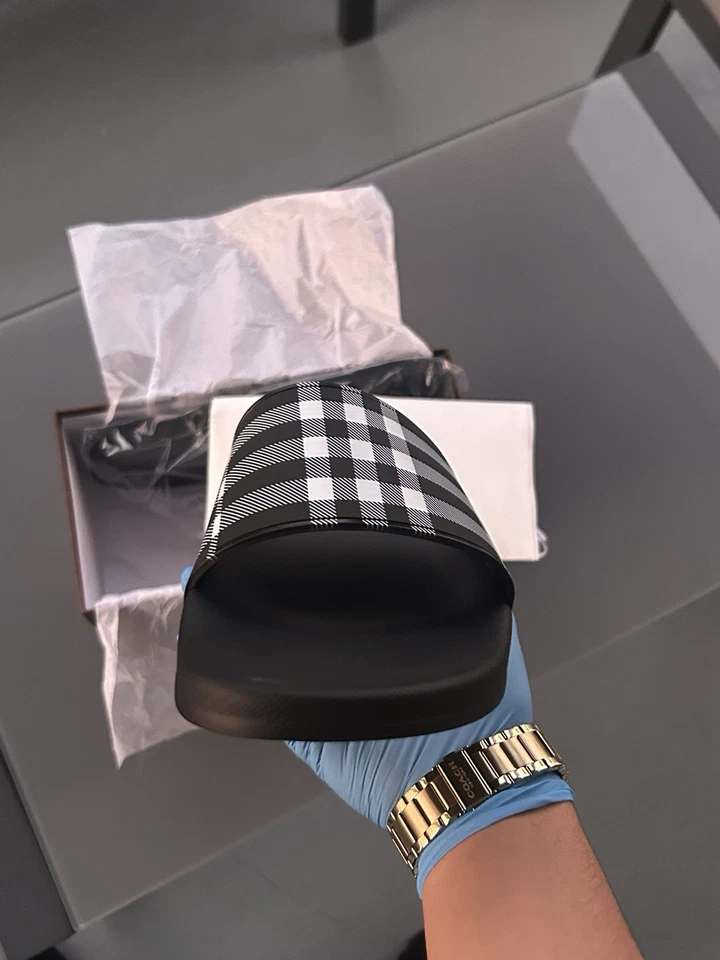Burberry Slides - Image 3 of 4
