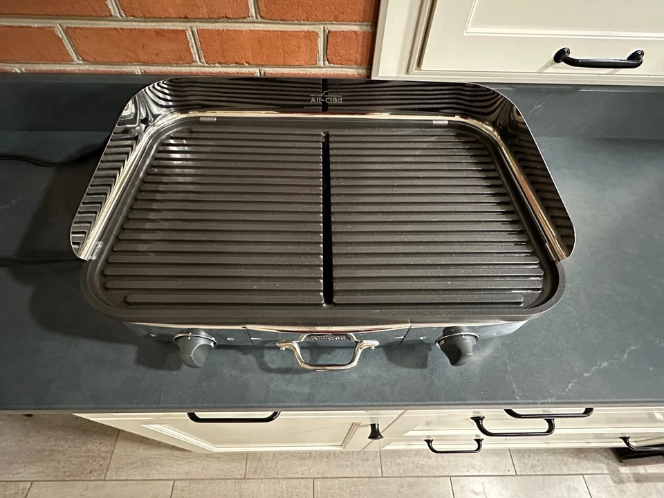 GENTLY USED - ALL CLAD Indoor Electric Grill with Non-Stick Surface - TG700262 - Image 4 of 4