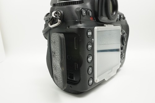 Nikon D700 12.1MP FX DSLR Camera Body Only + CF Card Tested from Japan - Picture 17 of 21