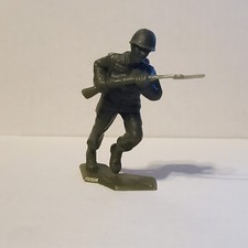 1963 Louis Marx WW2 World War 2 II Green American USA Toy Soldier 60MM Figure