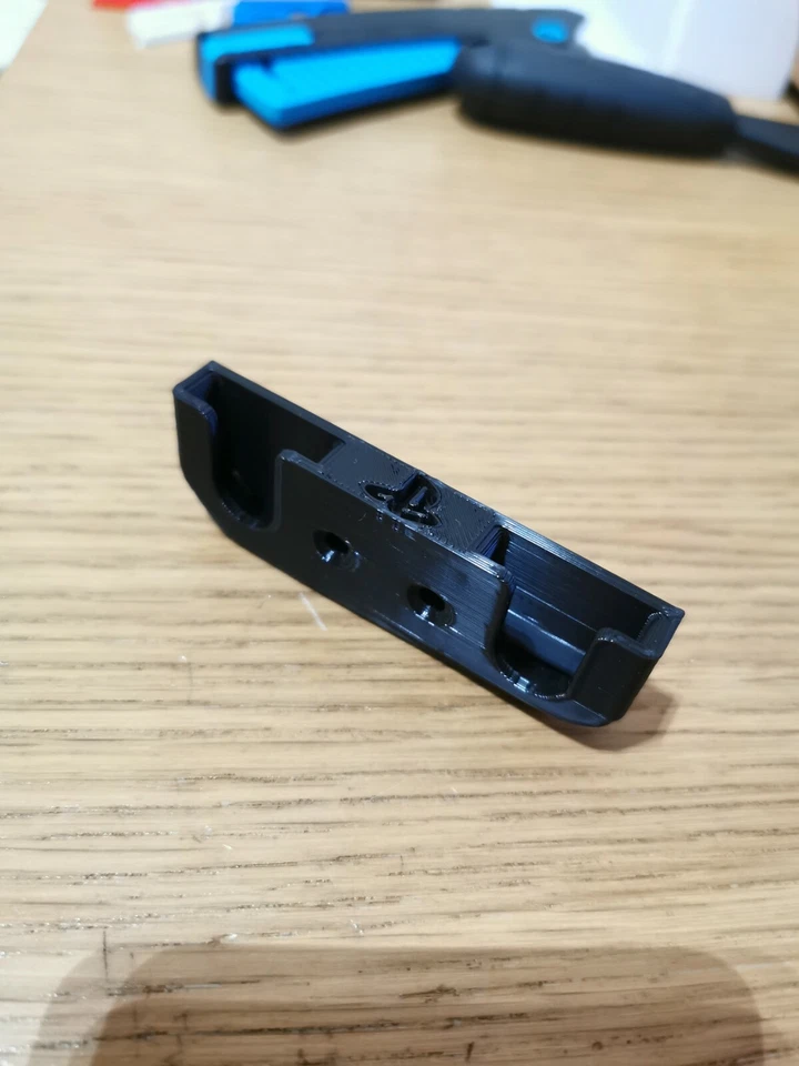 Controller Holder for Xbox and PlayStation - Image 3 of 4