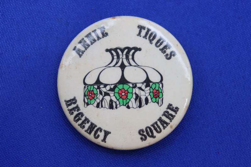 Vintage Annie Tiques Regency Square Old Button Collectable Pin Bar & Restaurant