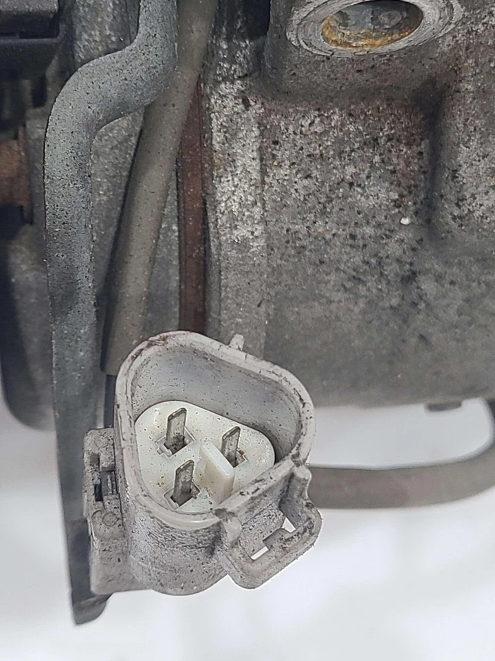 Conjunto de compresor de aire acondicionado Toyota Camry 2002-2006 2,4 L OEM 8832006080 Foto 4 de 4