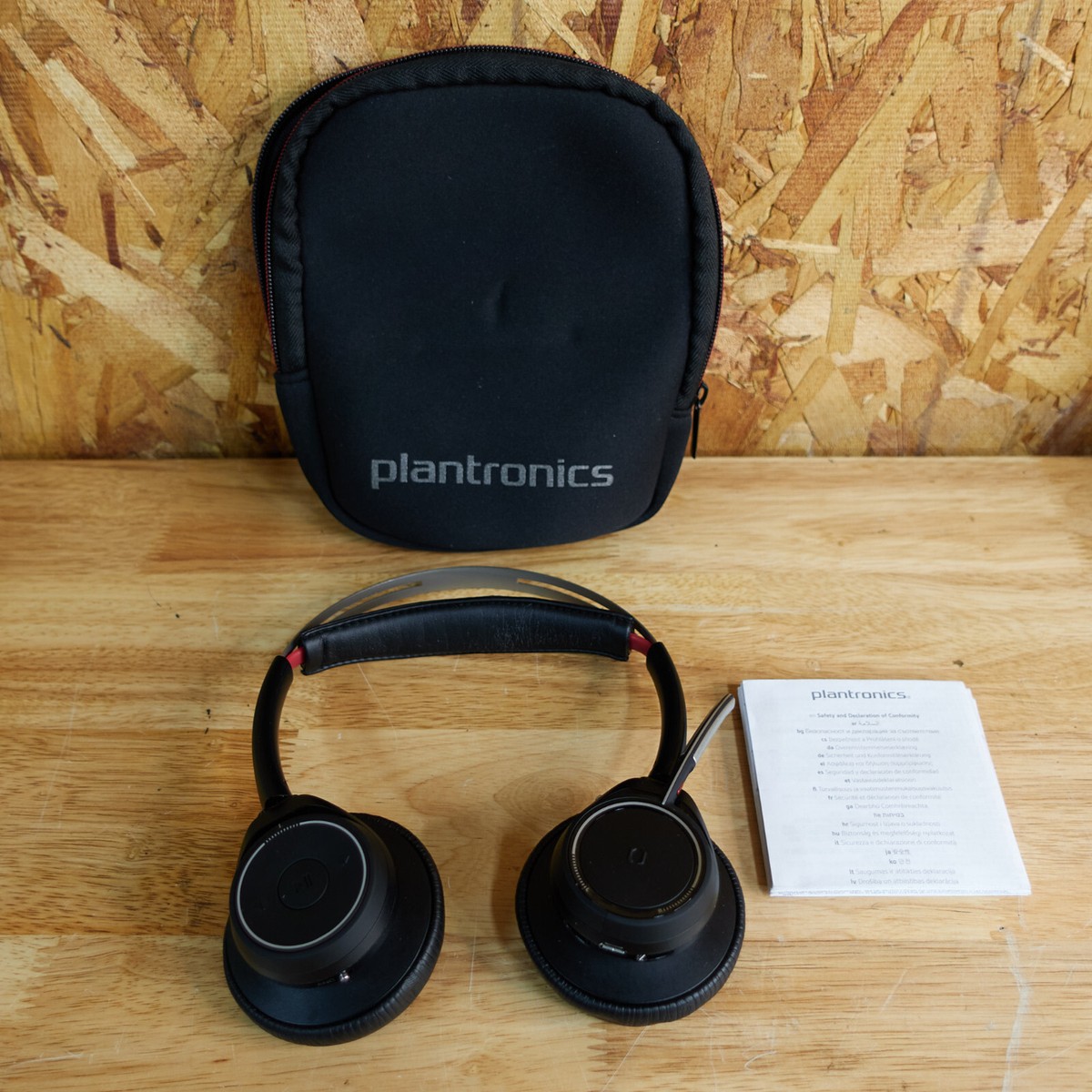 Uc B825 Plt Focus Headset Plantronics Voyager UC B825 On-Ear