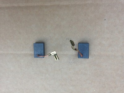 UNIVERSAL 2 X KOHLEBÜRSTEN 5 MM x 11 mm x 15 MM WERKZEUGTEILE SEITENDRAHT