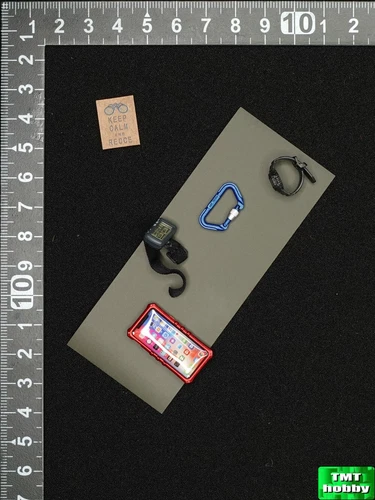 1:6 Scale ES 26055R PMC Field Recce - Patch + Cell Phone + Accessories