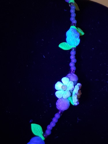 Vintage Celluloid Flowers & leaves in Blue, Green and Ivory Glows Blacklight - Picture 5 of 8