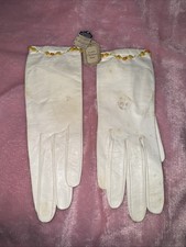 Christian Dior vintage gloves, Made Of soft ivory kid leather Size 7. With Tags