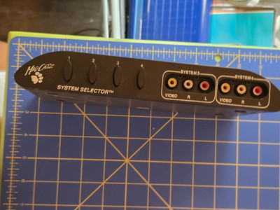 MAD CATZ 4 SYSTEM GAME CONSOLE Wired System Selector Composite AV Switch