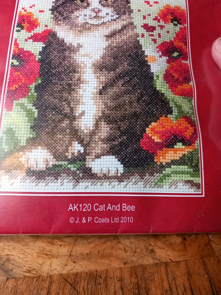 Anchor AK120 Cat and bee counted cross stitch kit starters 2010 - Image 3 of 4