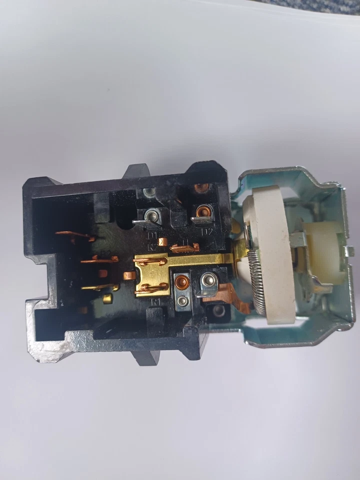 FORD TRUCK-F600-F700-F800--B/C 600-800 1980-1998 --NEW-HEADLIGHT SWITCH--USA Foto 3 de 4