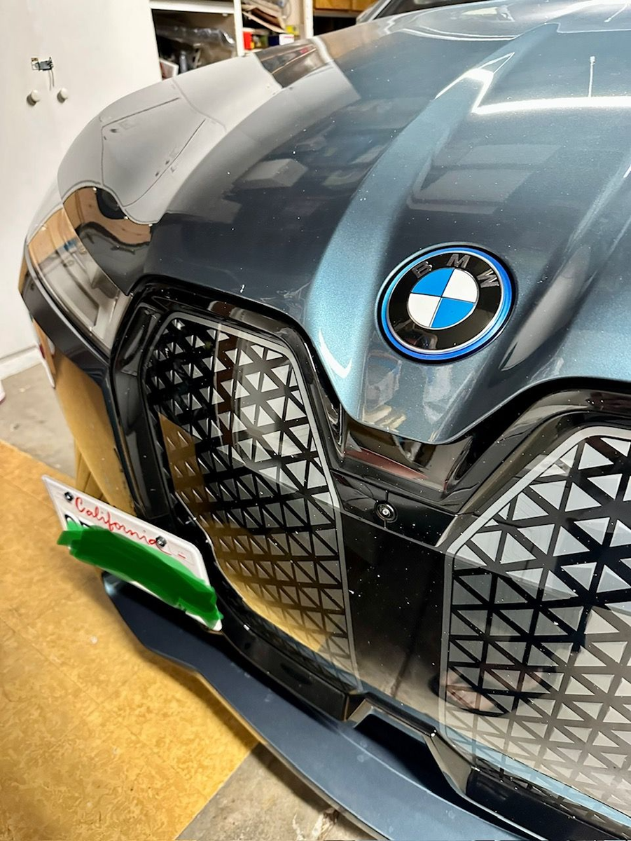 RECAMBO Bumperbeschermingsset roestvrij staal compatibel met BMW X1 iX1 | vanaf 2022 - mat geborsteld met textuur - styling en bescherming voor de bumper