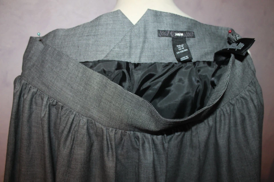 JUPE CHIC HABILLEE FEMME °°° H&M °°° TAILLE 40 . PARFAIT ETAT - Photo 2/4