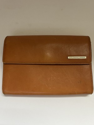 PIQUADRO Soft ITALIAN LEATHER Women s Wallet - Cognac 6.25  X 4.5  Snap Closure