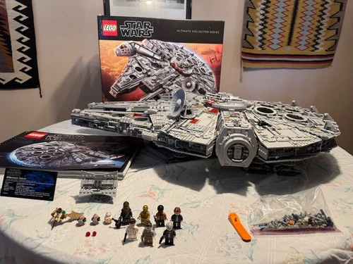Lego UCS Millennium Falcon 75192 100% complete w minifigs
