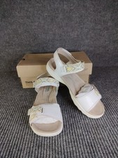 NEW NIB Clarks Ultimate Comfort Collection Amanda Sprint Sandals White Leather
