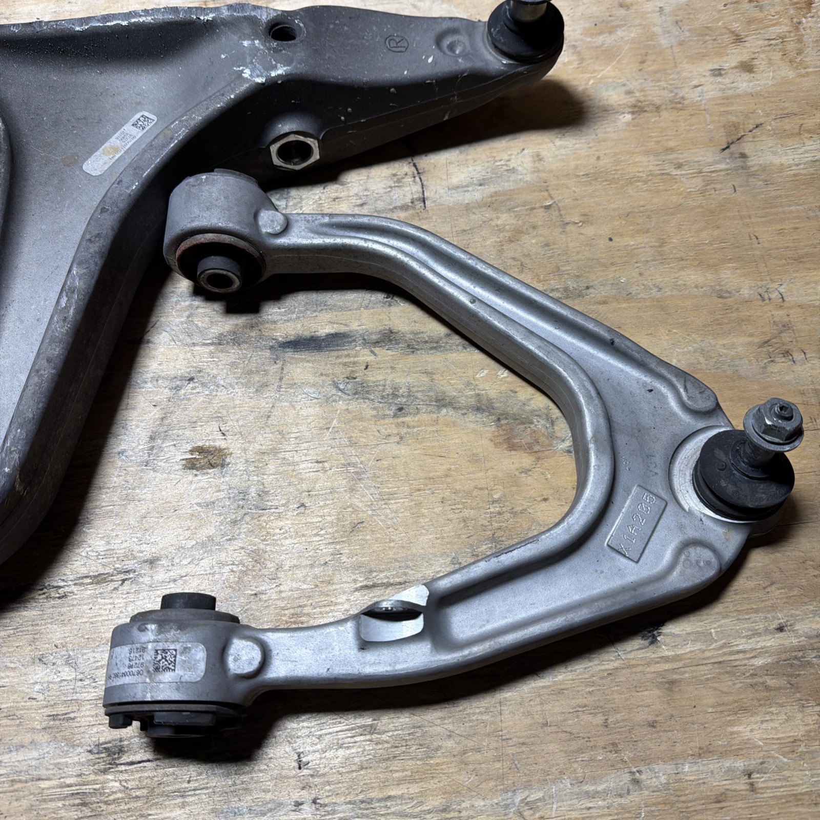 14-24 Maserati Ghibli RWD Right Front Upper And Lower Control Arm Pair OEM