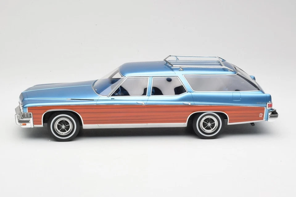 BOS417 Buick Estate Wagon Light Blue Metallic BoS Models 1:18 - Image 3 of 4