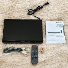 Panasonic DVD-S700P-K Progressive Scan DVD Player  1080p Up-Conversion w/Remote