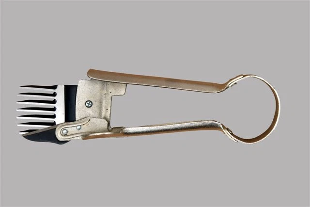 Sheep Shears Hand Held Thumb Clippers Shears - SHYNE U.K