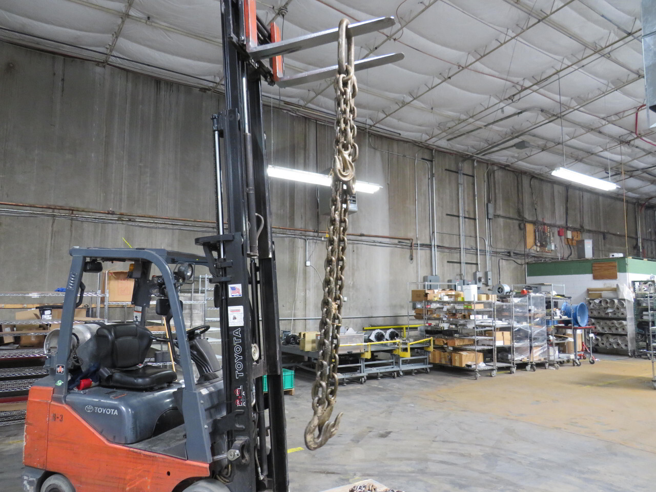 3 Leg 8 FT Heavy Duty Rigging Chains with Hooks T163580