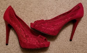guess red peep toe heels